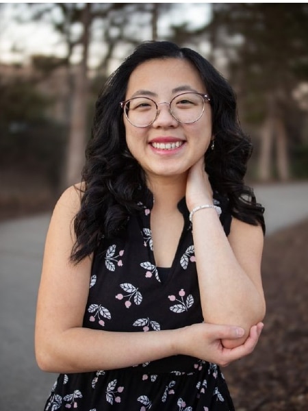 Anna Grace headshot